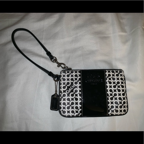 Coach Handbags - Coach wristlet Coach Handbags - Coach wristlet